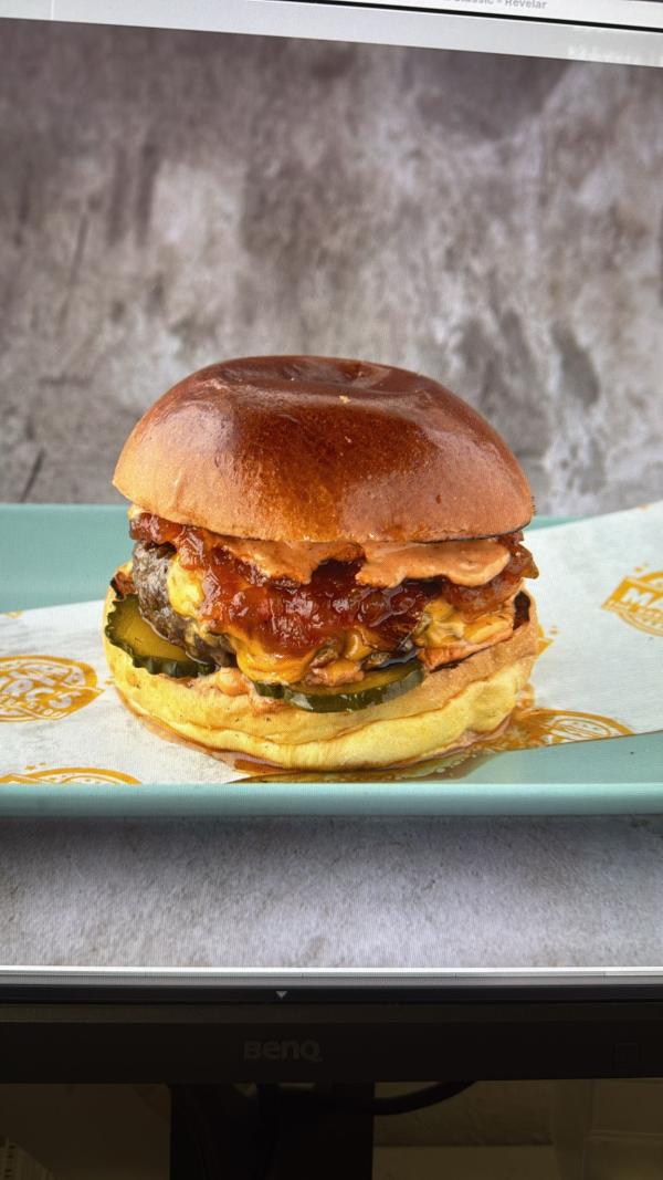 Descubre la "Marc's Burger": Una Delicia Exclusiva en Nuestra Hamburgueser&iacute;a