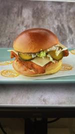 NUESTRO SÁNDWICH DE POLLO MARC’S CHICKEN